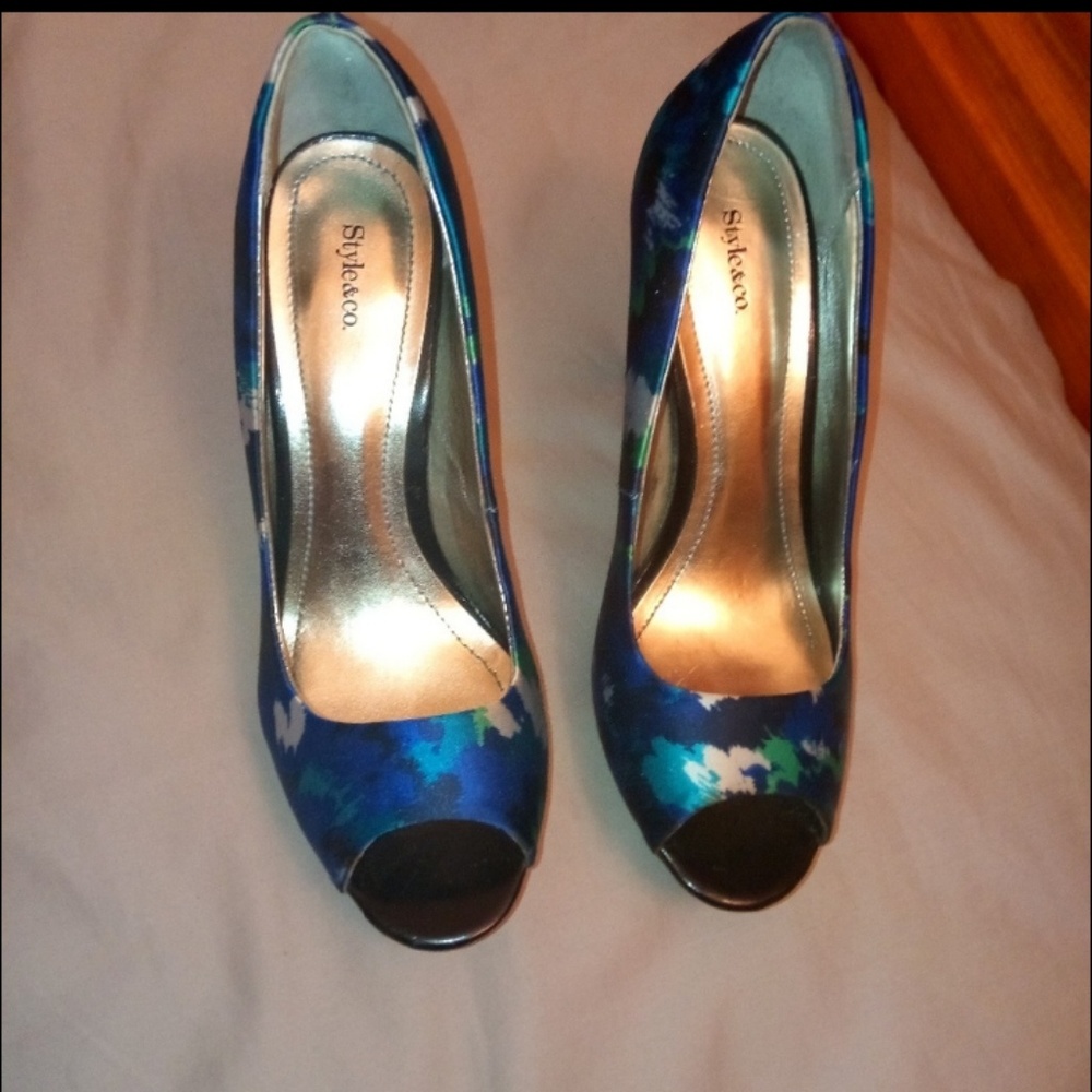 "STYLE & CO." HEELS